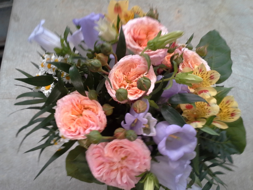 Kübelblumen und Blumensträuße